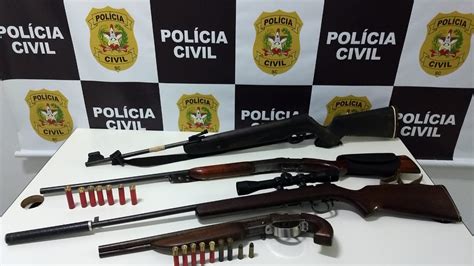 Polícia Civil Apreende Quatro Armas De Fogo E Prende Duas Pessoas No