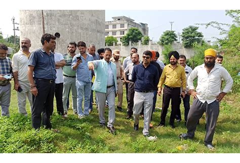 JMC Commissioner visits flood-hit Gangyal-Babliana, assures drainage ...