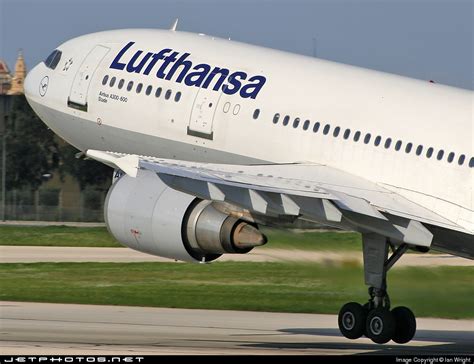 D Aial Airbus A B Lufthansa Ian Wright Jetphotos