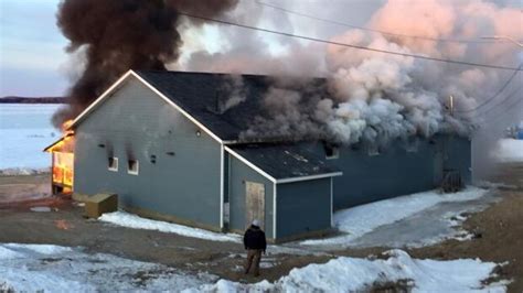 Eabametoong First Nation loses community centre to fire | CBC News