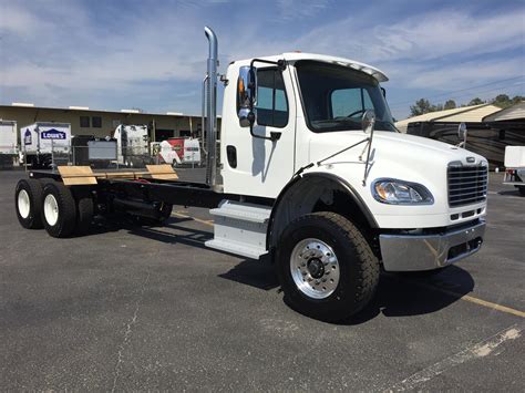 2019 Freightliner M2 106