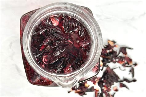 How to make Hibiscus Tea (Recipe and Benefits) - Daily Tea Time