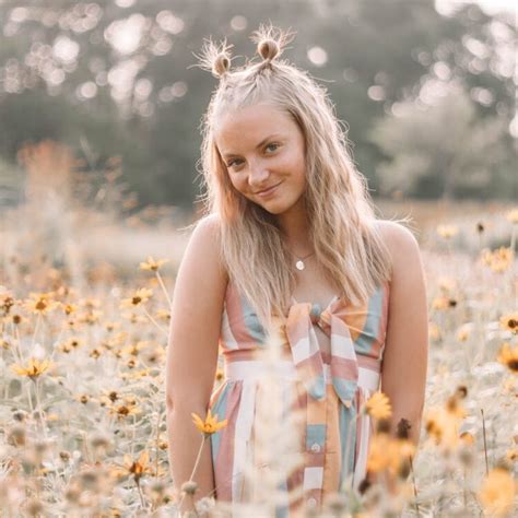 4 Hot Sexy Jaidyn Lynzee Bikini Pics