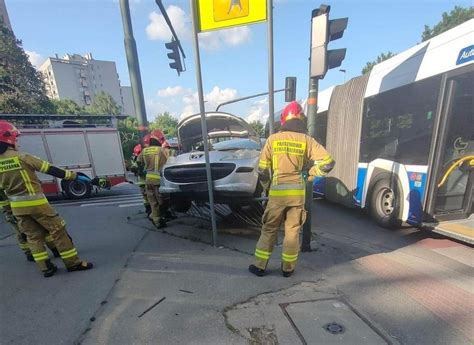 Zderzenie Autobusu Z Samochodem W Krakowie Dziennik Polski