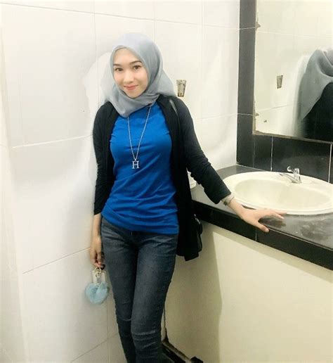 Hijab Fashionista Asia Girl Beautiful Hijab Bikins Sensual Malaysian Locals Quick Women