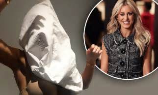 Roxy Jacenko Wears Bag On Her Head And Nude Bra For Insta Daily Mail Online