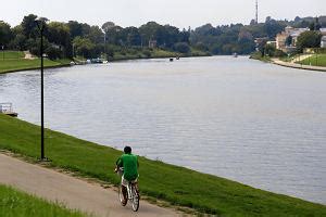 Inwestycje rowerowe w Krakowie stojaki ścieżki i stacje naprawy