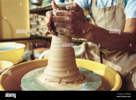 Master Crock Hi Res Stock Photography And Images Alamy