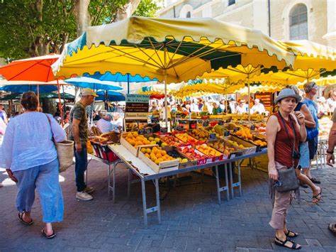 Ultimate Guide to Spectacular L’Isle-sur-la-Sorgue Market [UPDATED 2023 ...