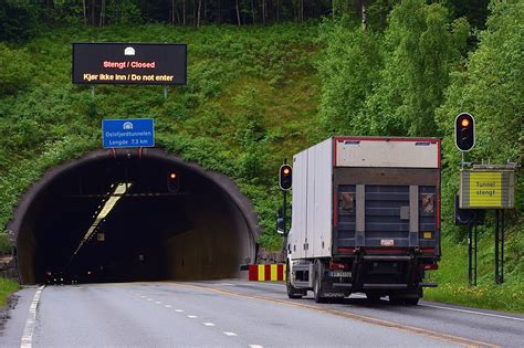 Transports Sætre Le Tunnel Du Fjord Doslo Est Ouvert à La