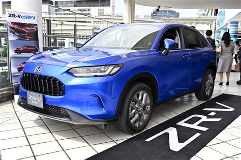 【ホンダ ZR-V】横浜で実車展示、訪れた人はサイズやカラーに興味津々 | レスポンス（Response.jp）