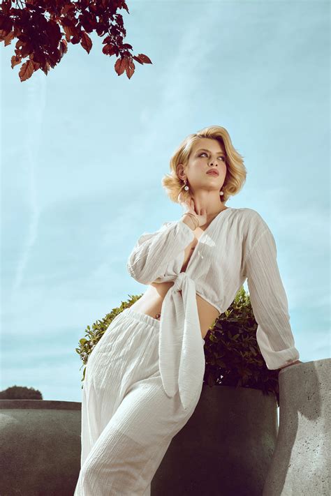 Clothes+On+Off+Women Photos, Download The BEST Free Clothes+On+Off