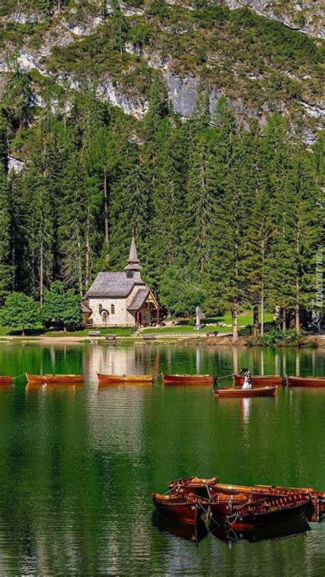 Dki Na Jeziorze Pragser Wildsee Puzzle Online