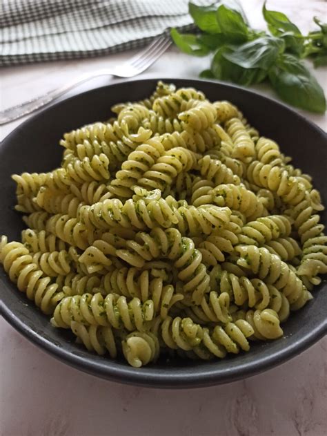 Fusilli al pesto