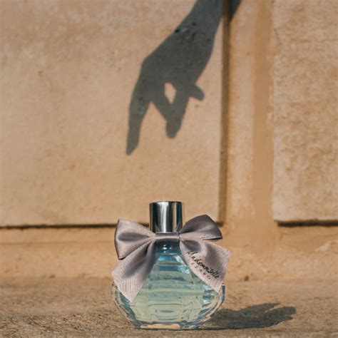 Mademoiselle Azzaro L’Eau Très Charmante 50mL - Yann Parfumerie