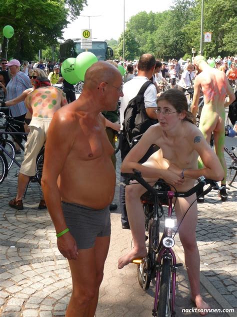 World Naked Bike Ride Berlin FKK Bilder Und Fotos