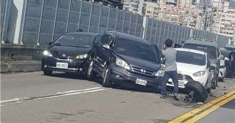 快訊／台北橋逆向「害7車連撞」！賓士男、女乘客肇逃 不排除酒駕 社會 Ctwant