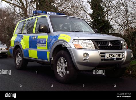 Mitsubishi Shogun 4x4 Metropolitan Police Stock Photo - Alamy