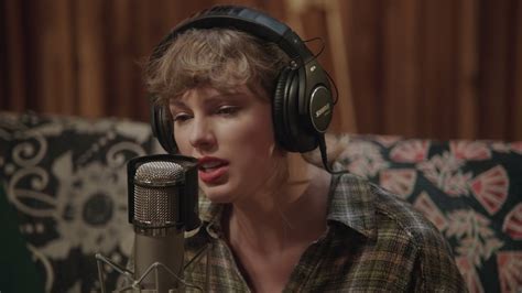 Taylor Swift Drops 'Exile' Performance From 'Long Pond Studio Session'