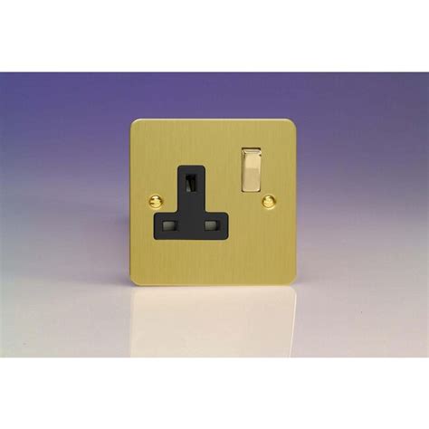 Varilight Ultraflat 1 Gang 13A Double Pole Switched Socket With Metal