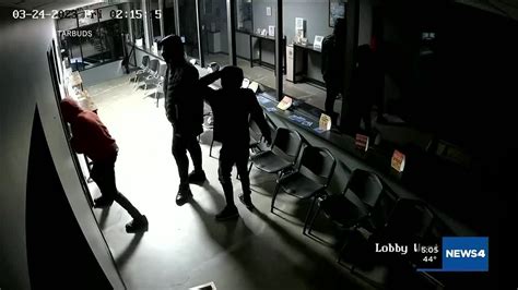 Burglars Caught On Camera Attempting To Steal From University City Dispensary Youtube