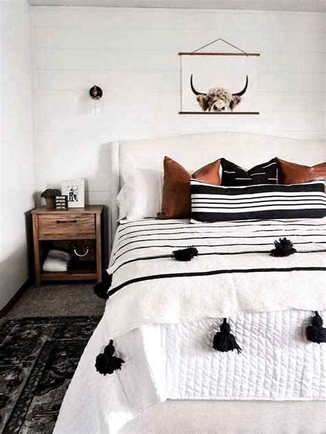 10 Bright And Airy Black And White Boho Bedroom Ideas Diy Darlin Modern Farmhouse Bedroom