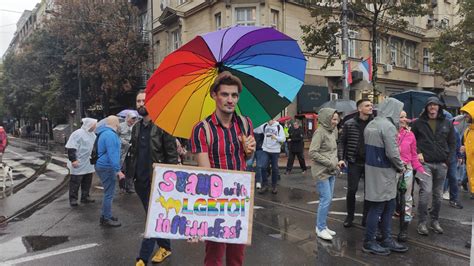 Kapitenska traka duginih boja Miloš Janković Peščanik