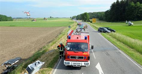 Schwerer Unfall Auf Der B2 Bei Huglfing Mann Kommt Ums Leben