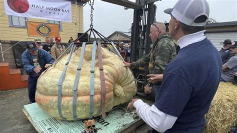 What Kg Giant Pumpkin Wins Annual Vegetable Contest Sets