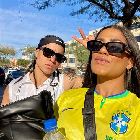 Bia Ferreira do boxe é noiva de velocista que também está nas