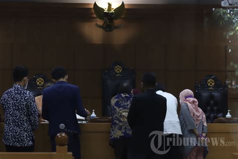 Sidang Perdana Gugatan Eks Pegawai Kpk Di Ptun Foto