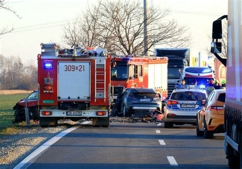 Wypadek I Ogromne Utrudnienia Na Drodze Krajowej Nr 3 Jedna Osoba Jest