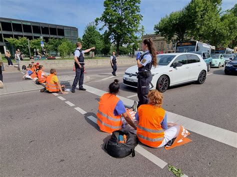 Klima Protest In Stuttgart Letzte Generation Blockiert Zahlreiche