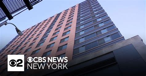 Elevator Repairman Discovers Naked Body On Bronx Roof Police Say CBS New York