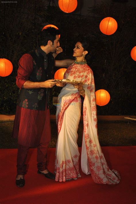 Ranbir Kapoor And Deepika Padukone Celebrate Diwali On 11th Nov 2015