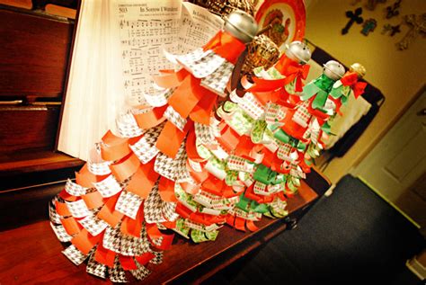 Meet The Hot Glue Hotties Tips On Organizing A Craft Night With Friends I Should Be Mopping