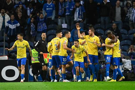 Uma década depois Estoril vence FC Porto no Dragão