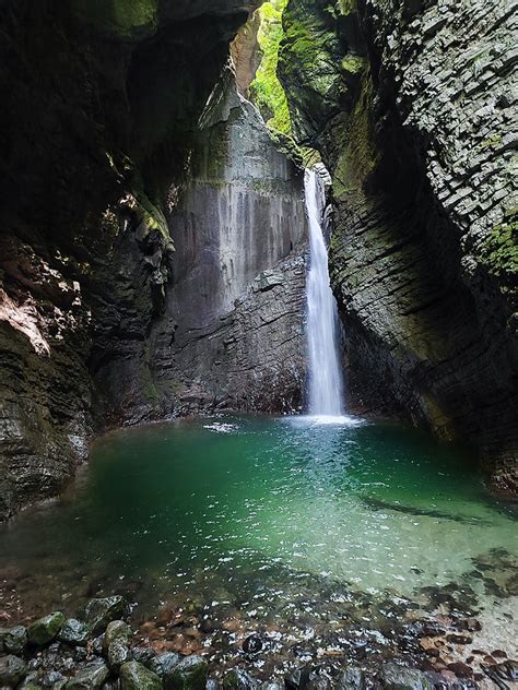 Dolina Reke So E In Slap Kozjak Trideseta