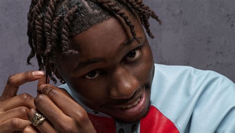 Tiakola Numéro 1 Du Top Albums Avec Son Premier Album Solo Mouv