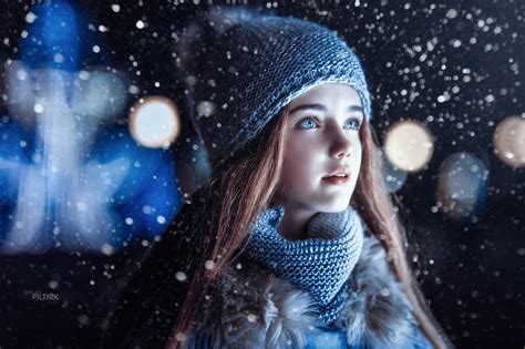 Download Brunette Blue Eyes Bokeh Snowfall Scarf Hat Woman Model Hd