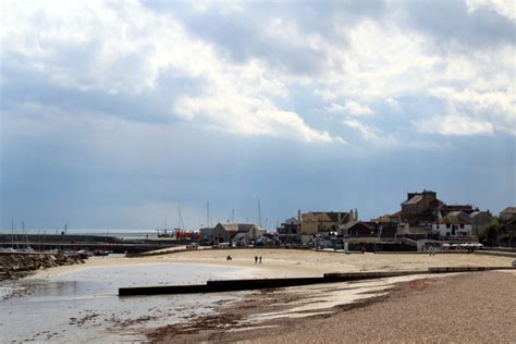 Beach Lyme Regis Dorset Photo Uk Beach Guide