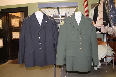 Army changes JROTC uniform to blue – The Lane Tech Champion