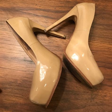Steve Madden Shoes Steve Madden Nude Patent Leather Pumps 85