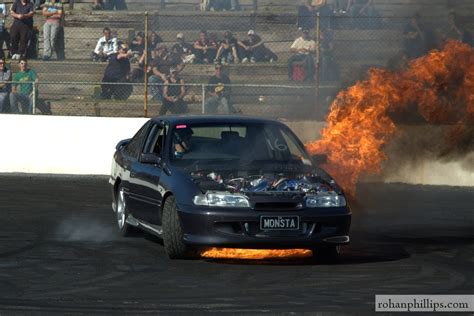 Cars, Cameras & Chronic Illness: Burnout Photo of the Day: Holden VS ...