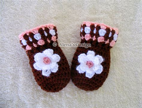 Ravelry Flower Baby Mittens Pattern By Alena Byers