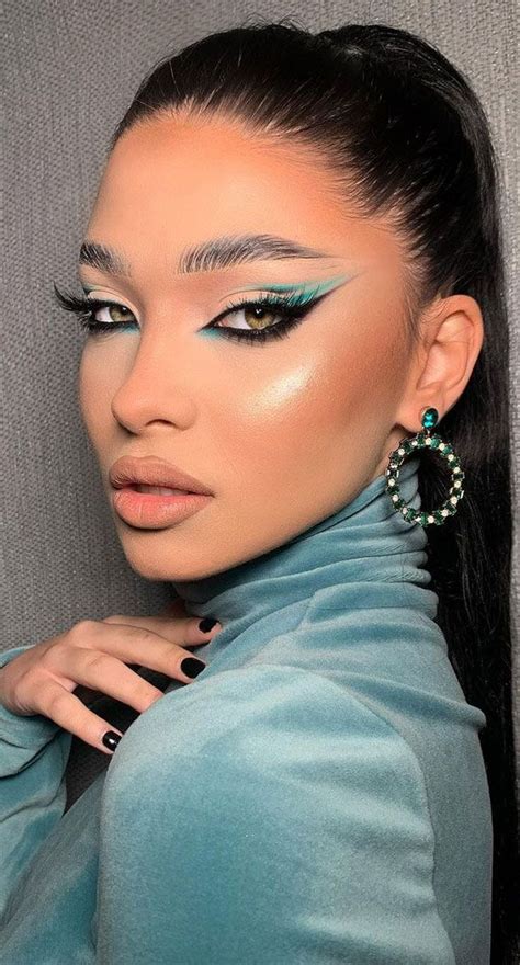 35 Cool Makeup Looks That Ll Blow Your Mind Green And Nude Look Artofit