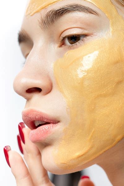 How To Use Turmeric For Skin Whitening And Brightening