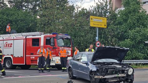 Oberursel Schwerer Unfall Mit F Nf Verletzten Ampel Umgerissen