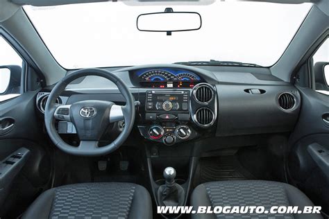 Toyota Etios 2014 Melhora Painel E Ganha Novo Retrovisor BlogAuto