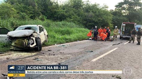 Batida Entre Uma Carreta E Dois Carros Deixa Tr S Mortos Na Br